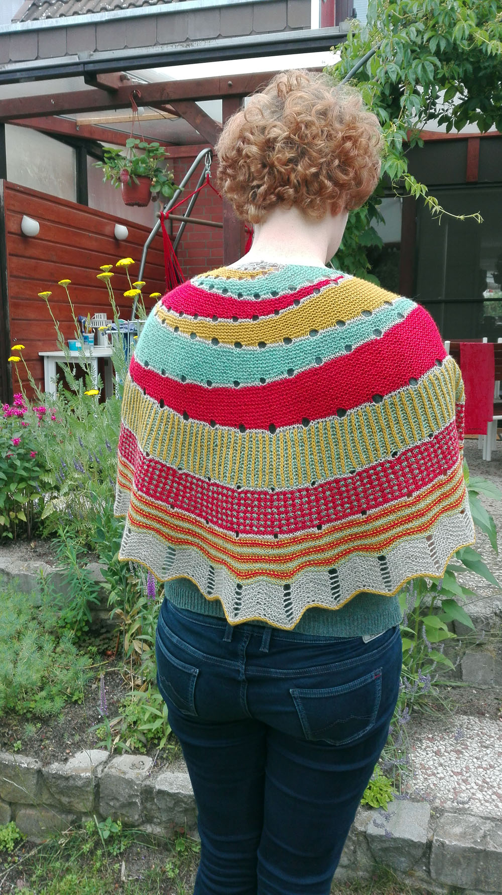 Abgenadelt Exploration Station Shawl von Stephen West