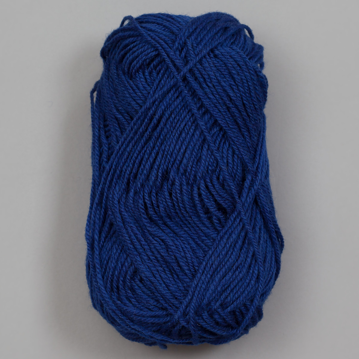 3-tråds strikkegarn - Mørk jeansblå (143)
