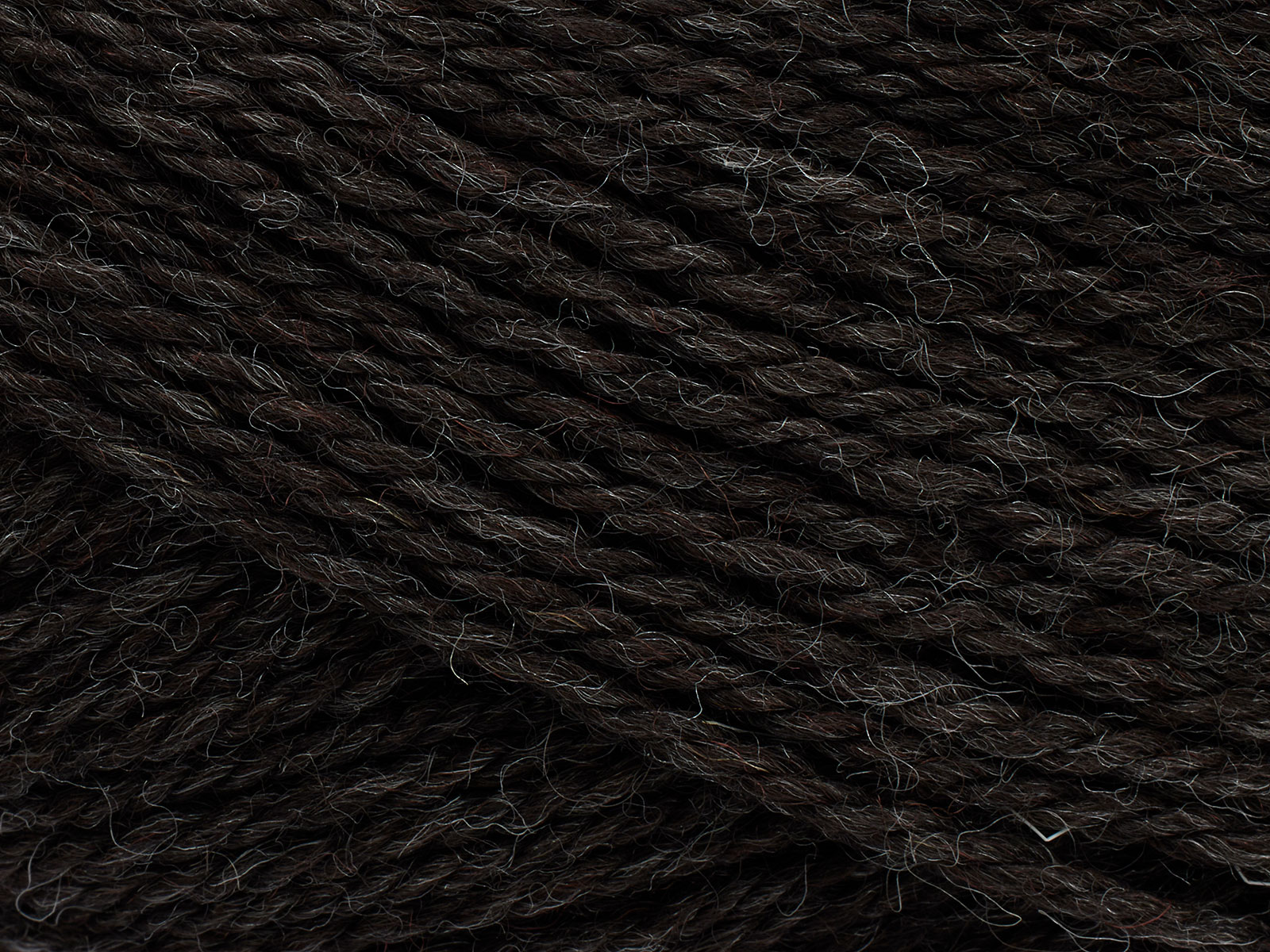 Pernilla - 975 (Dark Chocolate)