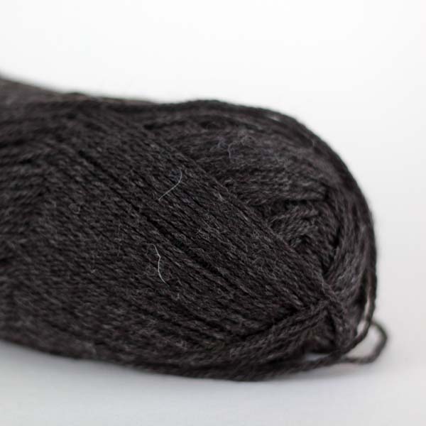 Pernilla - 975 (Dark Chocolate)